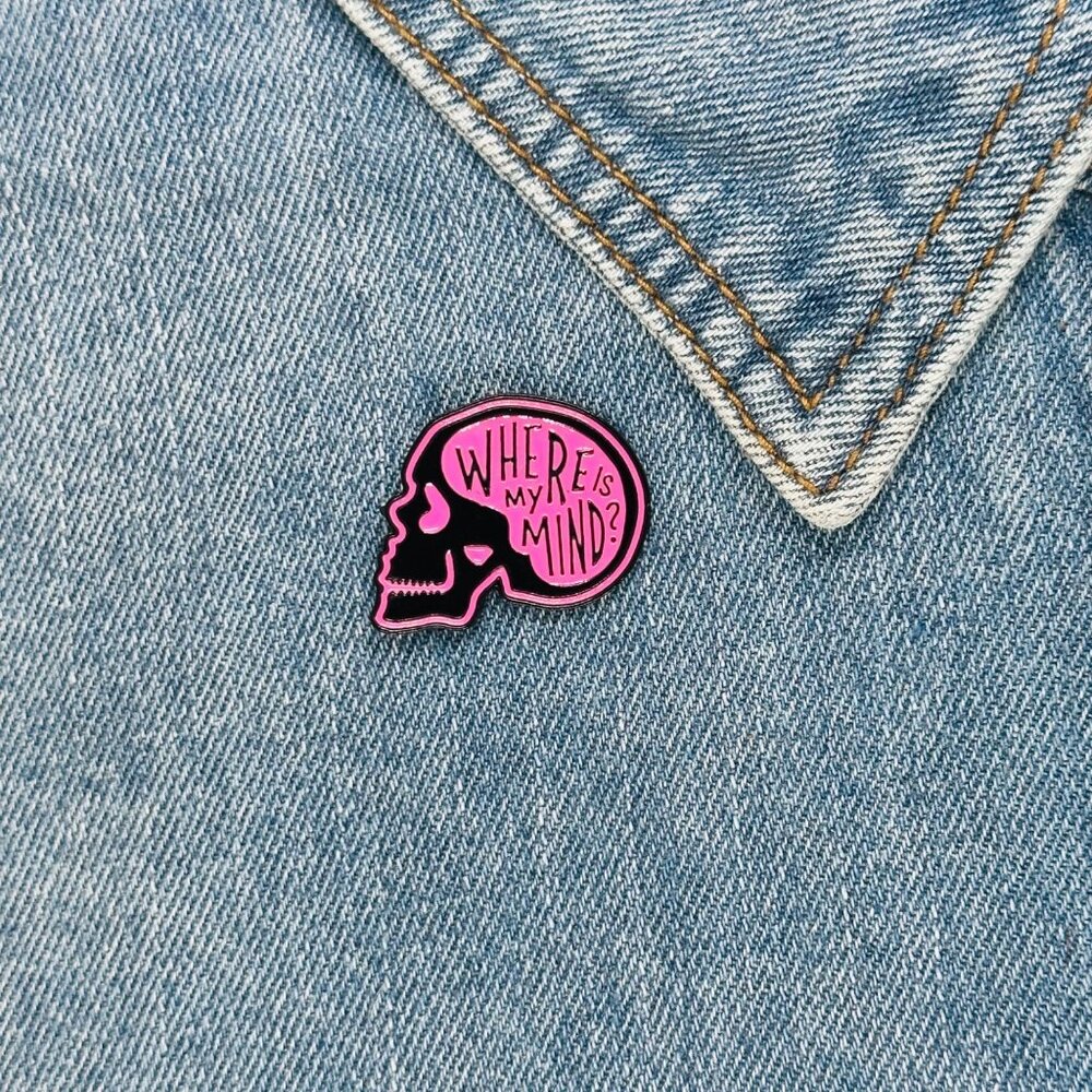 ⭐NEW enamel pin brooch off skull that says WHERE IS MY MIND? Overthinkers mental